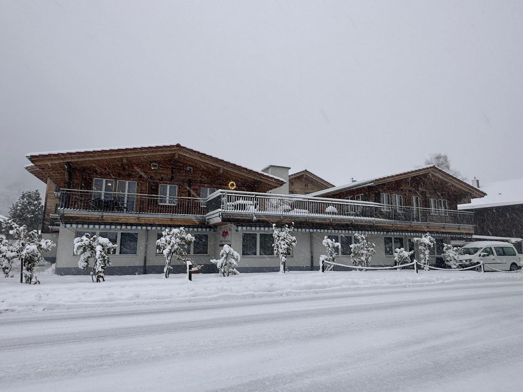 Swiss Chalet Holidays Рінґґенберґ Екстер'єр фото